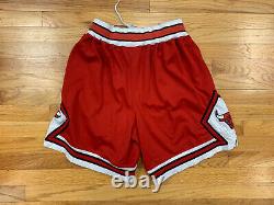 100% Authentic Chicago Bulls Nike Vintage Game Shorts Size 36 NBA OG VTG RARE
