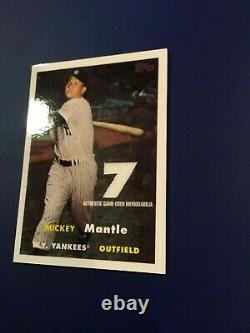 2007 Topps # MMR-57 MICKEY MANTLE Game Used Memorabilia 1957 Worn Authentic RARE