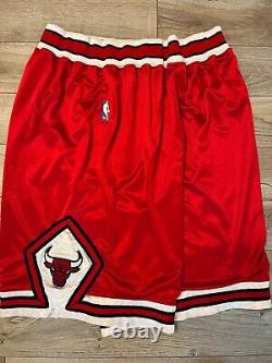 Chicago Bulls Michael Jordan Era Charles Oakley Game Used 2002 Authentic Shorts